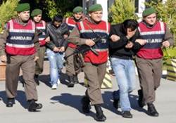 Jandarma, Kablo Hırsızlarını Su&ccedil;&uuml;st&uuml; Yakaladı