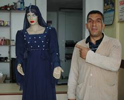 Dans Eden Ve Konuşan Manken