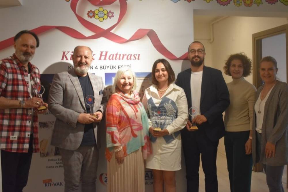 Kitvak&rsquo;tan moda tasarımcılarına teşekk&uuml;r