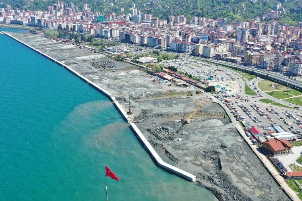 Rize Millet Bah&ccedil;esi'nin ihalesi yapıldı