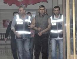 Eski Karısını &Ouml;ld&uuml;ren Katil Zanlısı Polise Teslim Oldu