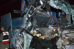 Tarsus'ta Kaza 1 &Ouml;l&uuml; 2 Yaralı