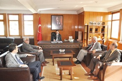 Tarsus Devlet Hastanesi Y&ouml;neticileri, Kaymakam G&uuml;ldibi'ni Ziyaret Etti