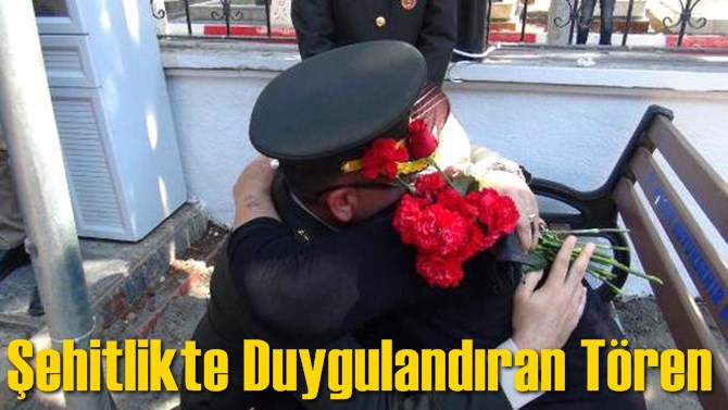 Şehitlikte Duygulandıran T&ouml;ren