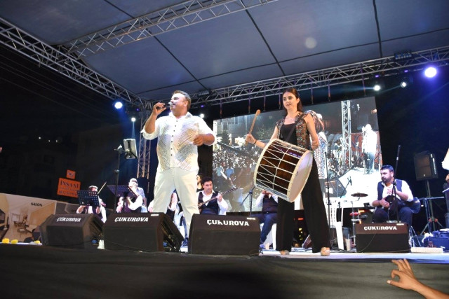 Binlerce Tarsuslu B&uuml;lent Serttaş ile Coştu