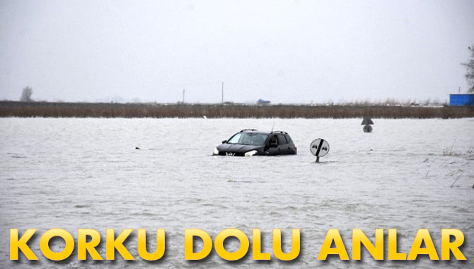 Otomobil G&ouml;le D&ouml;nen Yolda Mahsur Kaldı