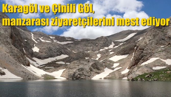 Karag&ouml;l ve &Ccedil;inili G&ouml;l, Bolkar zirvesindeki kar ve g&ouml;l manzarası ziyaret&ccedil;ilerini mest ediyor