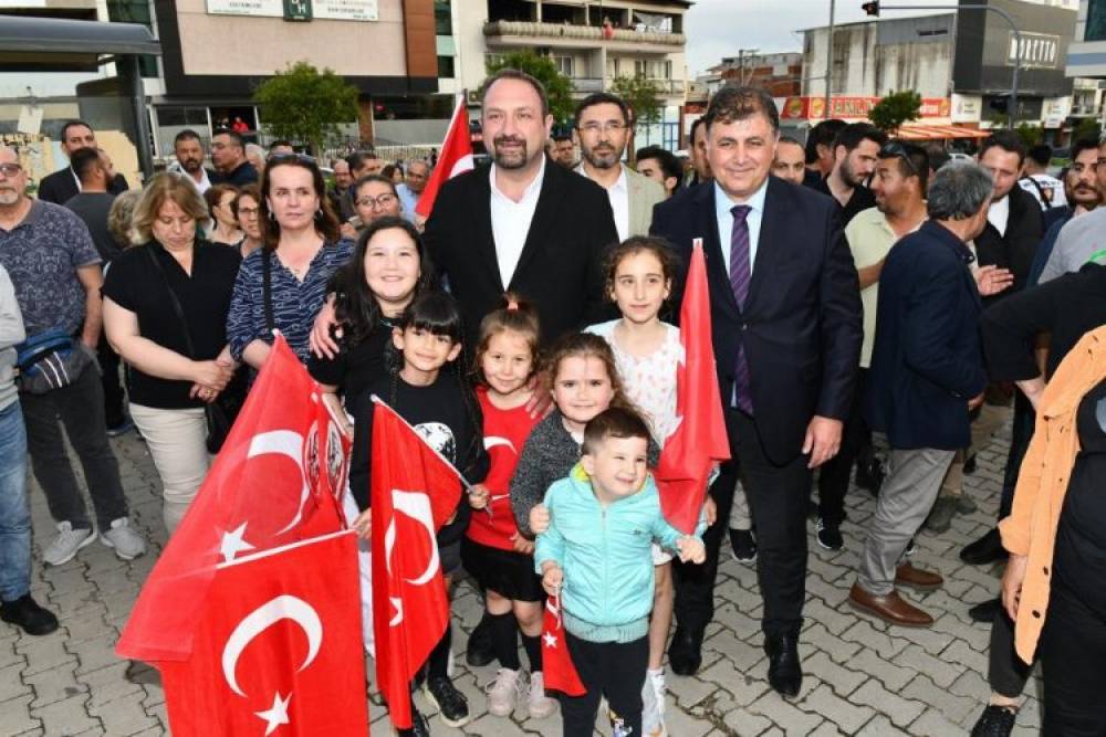 &Ccedil;iğli'de gen&ccedil;lere Nutuk ve İstiklal Marşlı &ccedil;ağrı