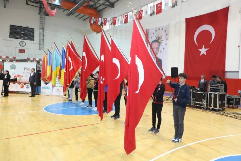 19 Mayıs turnuvalarında &ouml;d&uuml;ller sahibini buldu