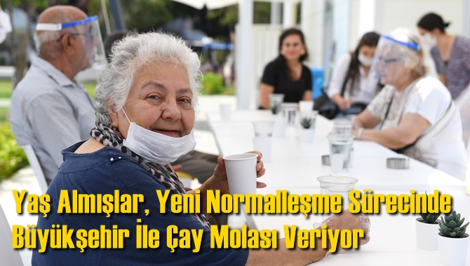 65 Yaş &Uuml;st&uuml; Yurttaşlar, B&uuml;y&uuml;kşehir&rsquo;in G&uuml;venli Normalleşme Programıyla Sahilde Ferahladı