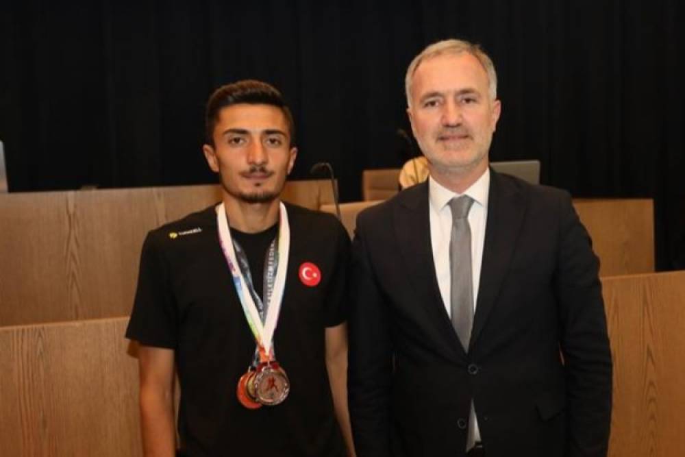 İneg&ouml;l Meclisi, Balkan 3.'s&uuml; 'Milli'yi &ouml;d&uuml;llendirdi