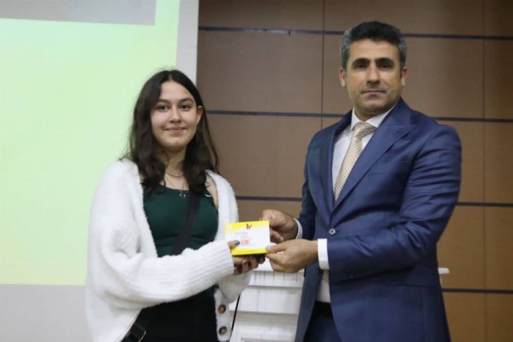 Bing&ouml;l'de diyabetli &ccedil;ocuklara sens&ouml;rl&uuml; şeker &ouml;l&ccedil;&uuml;m cihaz desteği