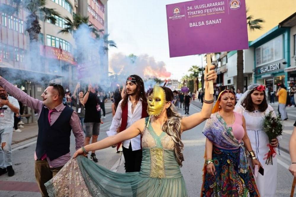 Denizli tiyatroya doyacak! Bu festival ka&ccedil;maz