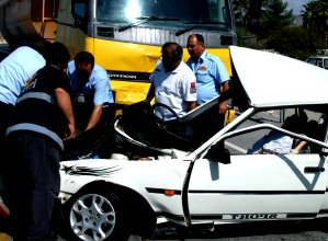 Tarsus'ta Otomobil Tır'a Çarptı 3 Ölü