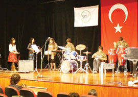 SEV&rsquo;in M&uuml;zik Dinletisi Beğenildi